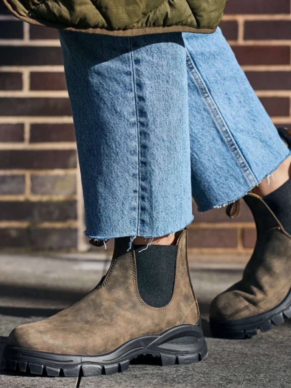 New Blundstone 2239 Rustic Brown Lug Chelsea Boots